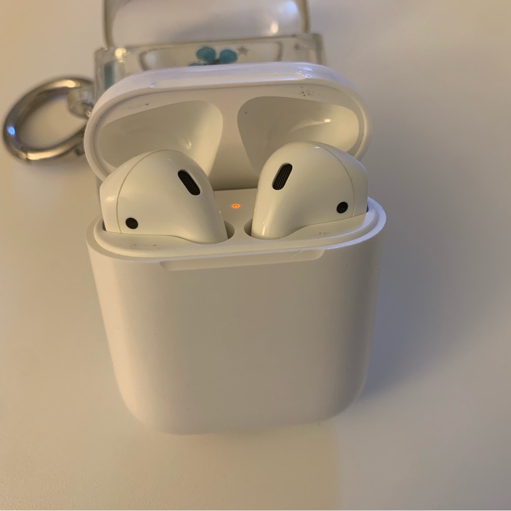AirPods 2nd Generation + Case (Great Condition!)